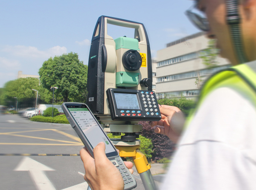Ricevitore GNSS e stazione totale connessi a SingularPad